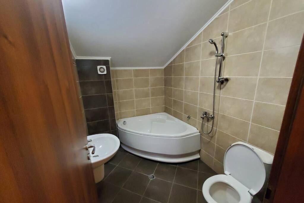 Двете Къщи В Планината Villa Beli Osum Luaran gambar