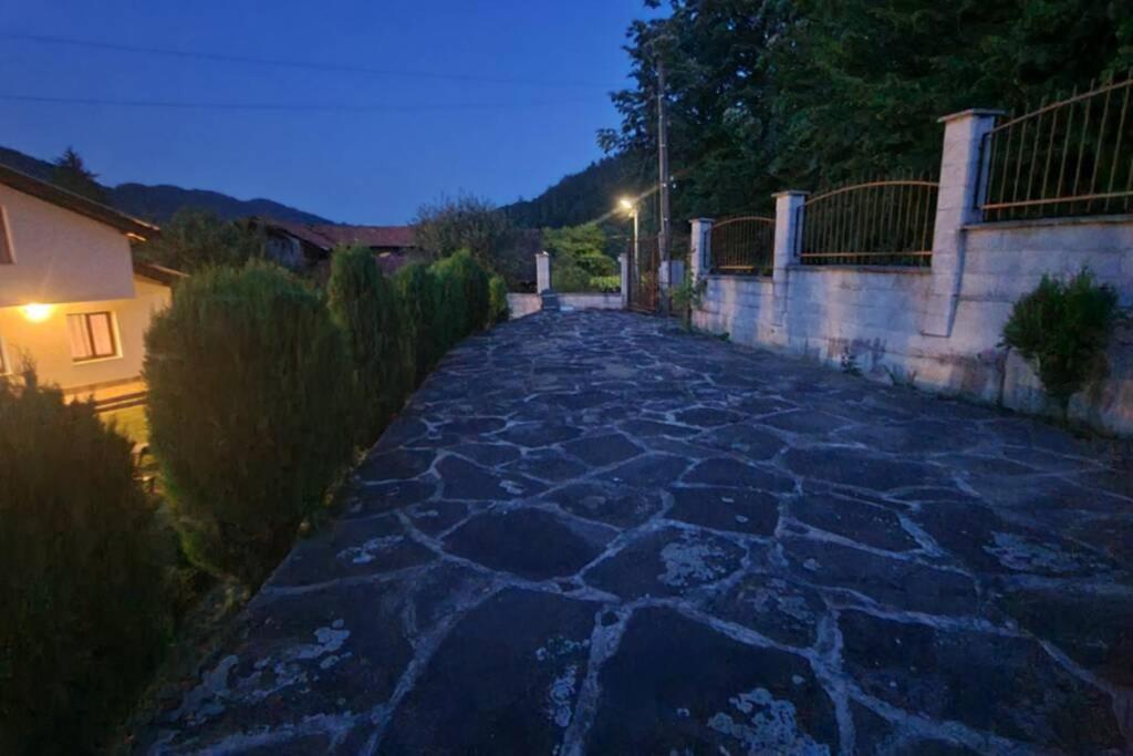 Двете Къщи В Планината Villa Beli Osum Luaran gambar