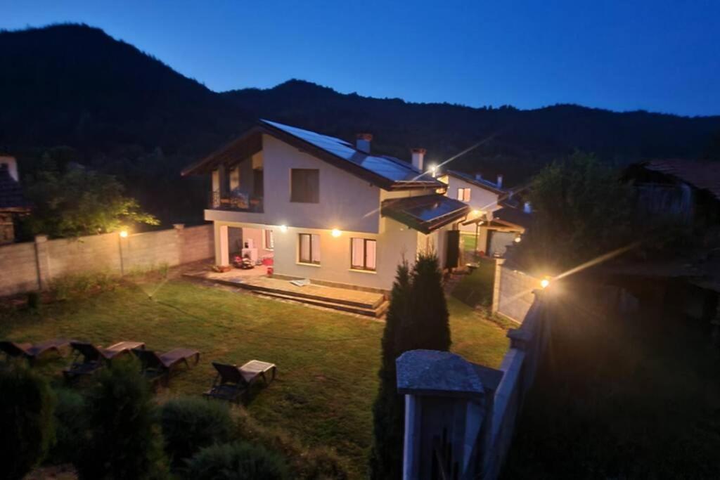 Двете Къщи В Планината Villa Beli Osum Luaran gambar